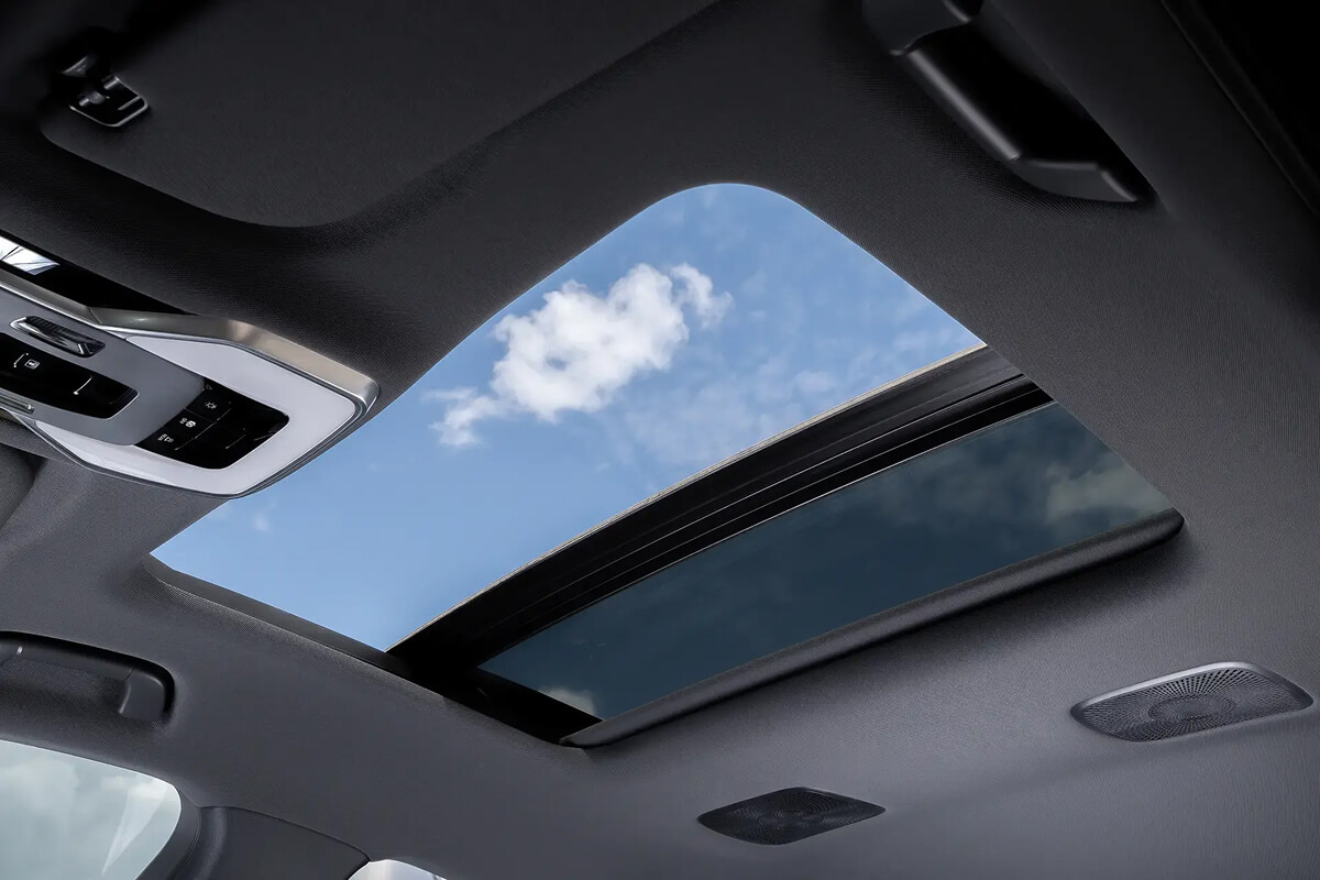 Люк и солнцезащитная шторка