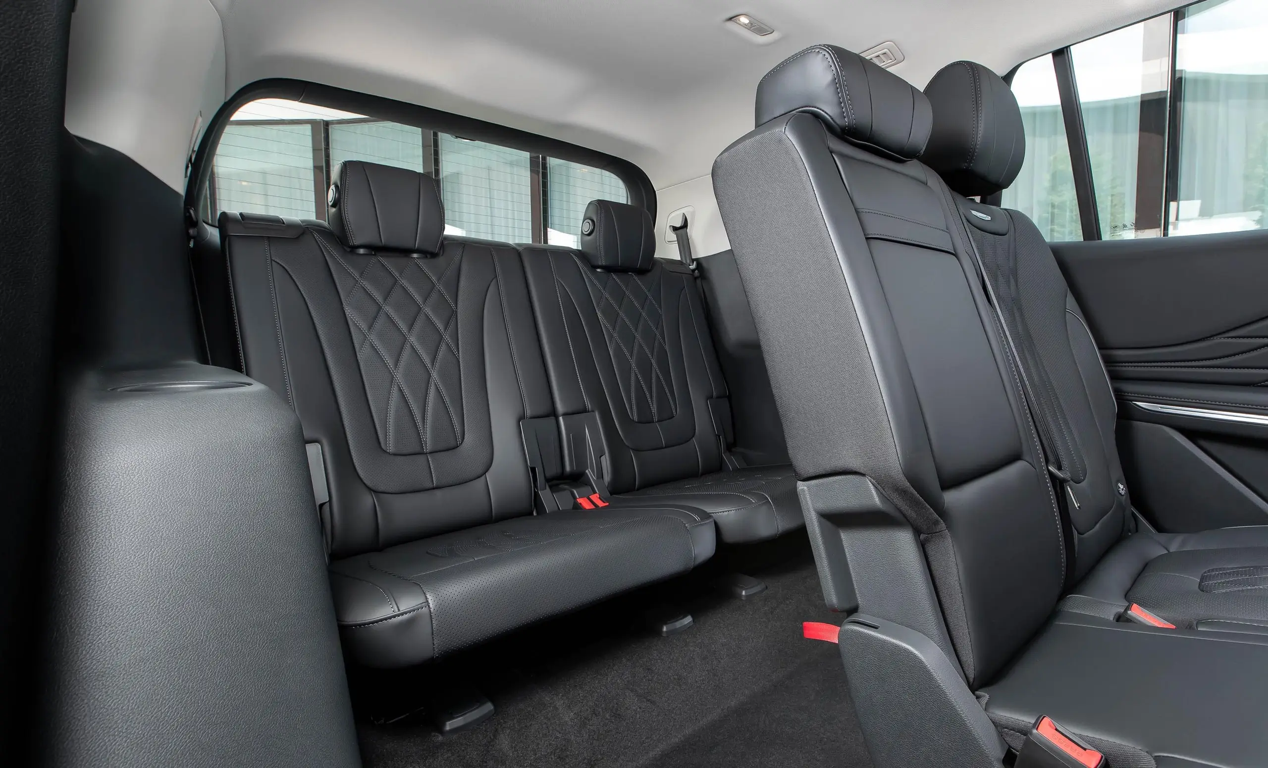 Полноценный семиместный салон