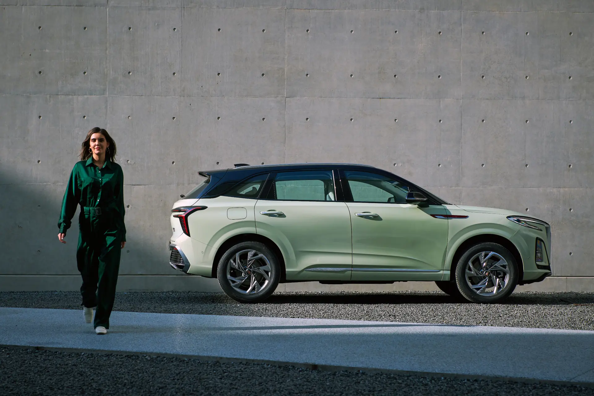 HONGQI HS3 — это слияние науки и эмоций, передовых технологий и традиционной философии, превосходного качества и стиля.