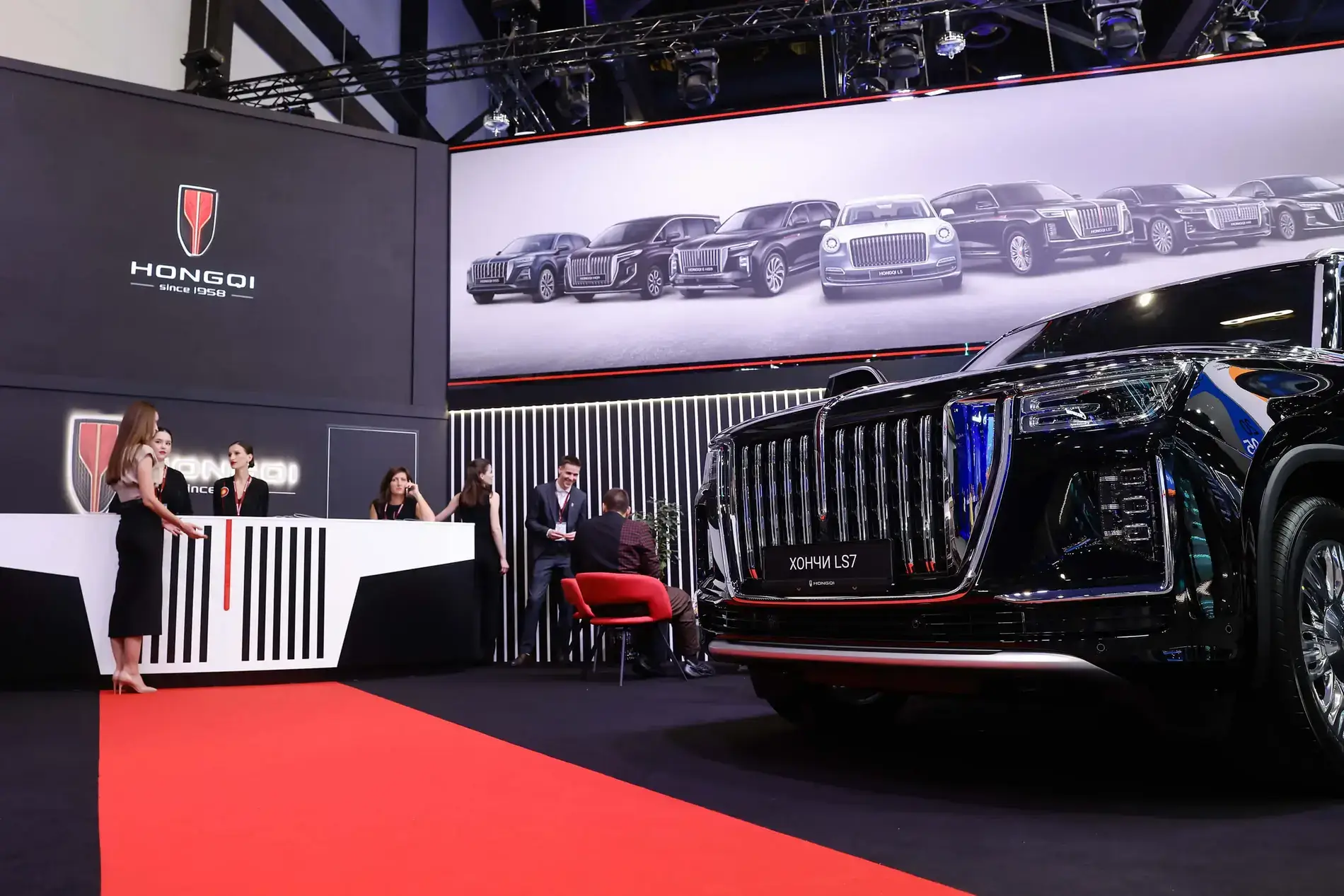 ПМЭФ-2024: фурор премиального автомобильного бренда HONGQI