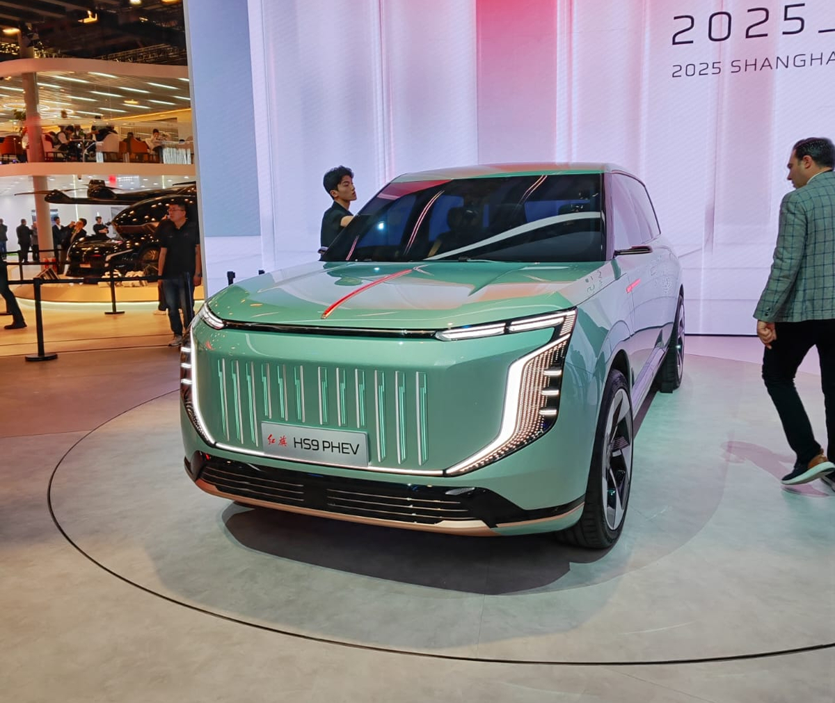 HONGQI представил 6 новых моделей и 2 концепта на автосалоне в Шанхае