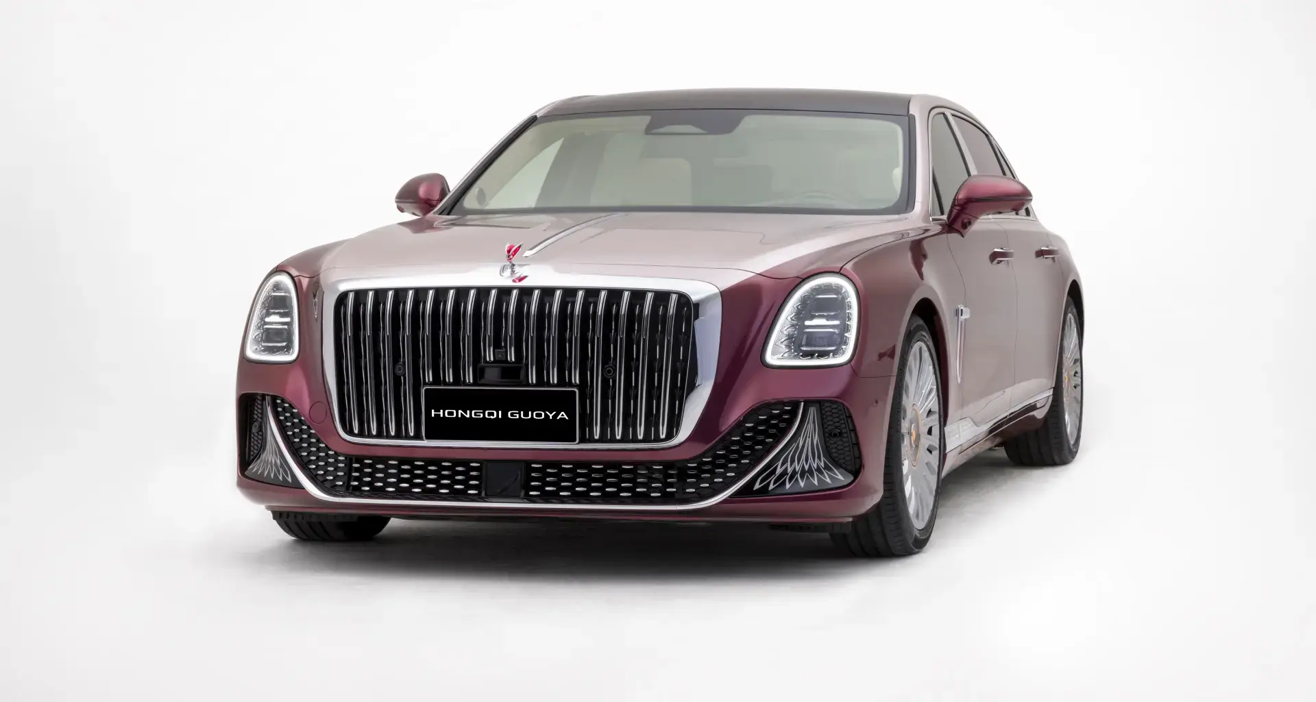 HONGQI ГОТОВИТСЯ К ДЕБЮТУ В РОССИИ: ФЛАГМАНСКИЙ СЕДАН GUOYA (L1) ПОЛУЧИЛ СЕРТИФИКАЦИЮ