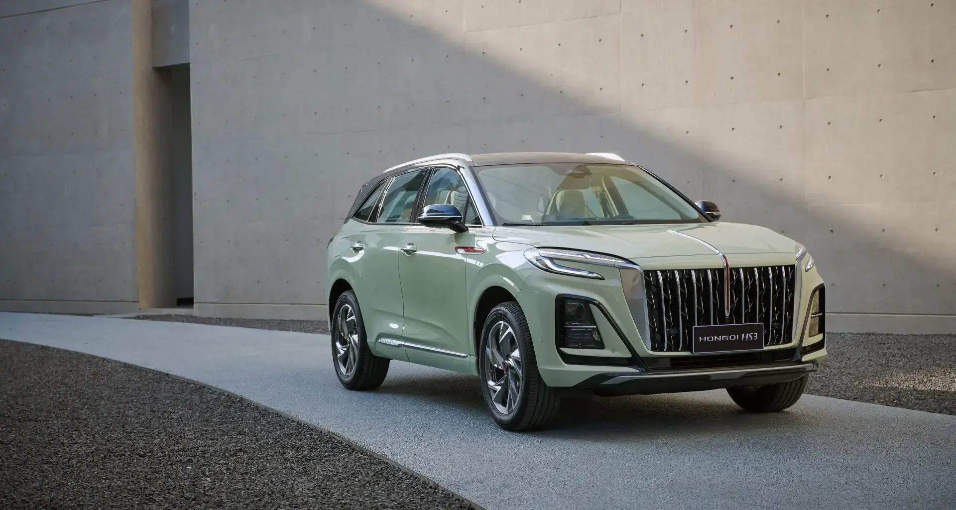 HONGQI В РОССИИ: ПРОДАЖИ В ЯНВАРЕ 2026 ГОДА ВЫРОСЛИ НА 35%