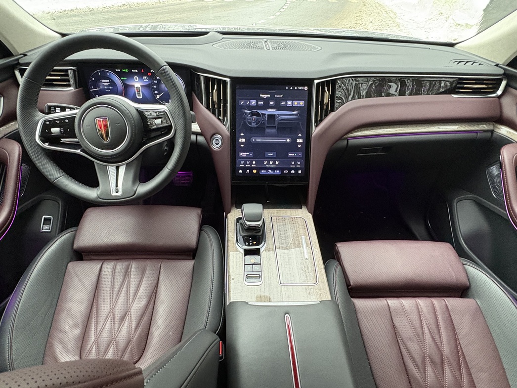 Тест-драйв Hongqi HS7 от редакции издания «Автовзгляд»