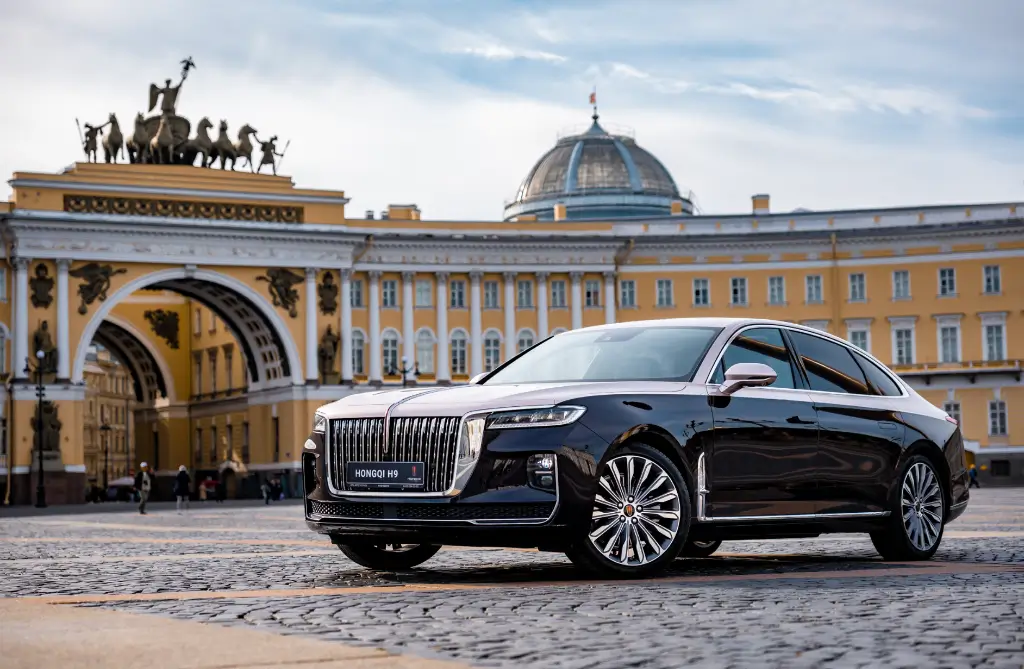 АВТОМОБИЛИ HONGQI НА МЕЖДУНАРОДНОМ КУЛЬТУРНОМ ФОРУМЕ 2023 В САНКТ-ПЕТЕРБУРГЕ.