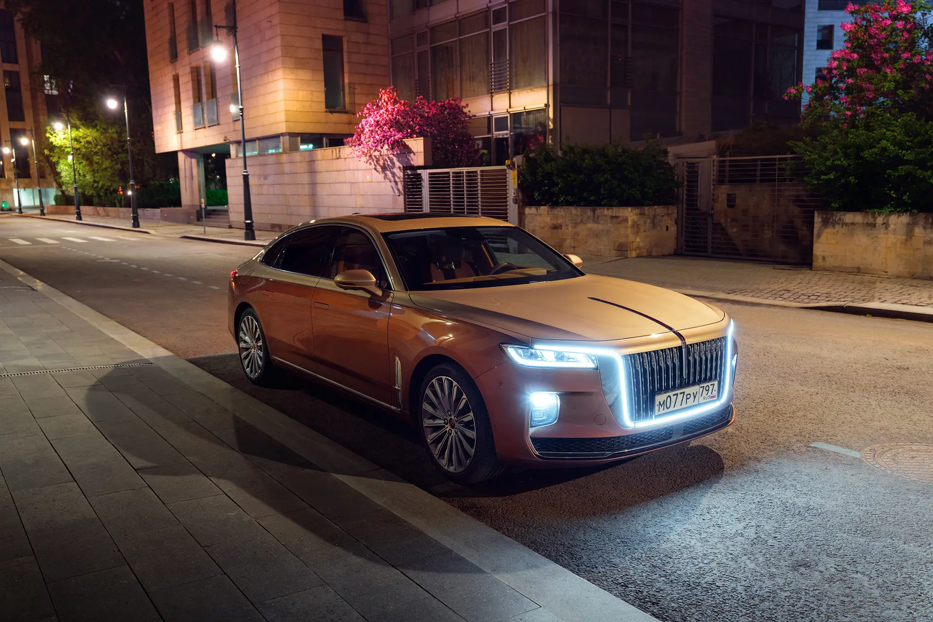 HONGQI представит решения для бизнеса на форуме такси в Екатеринбурге