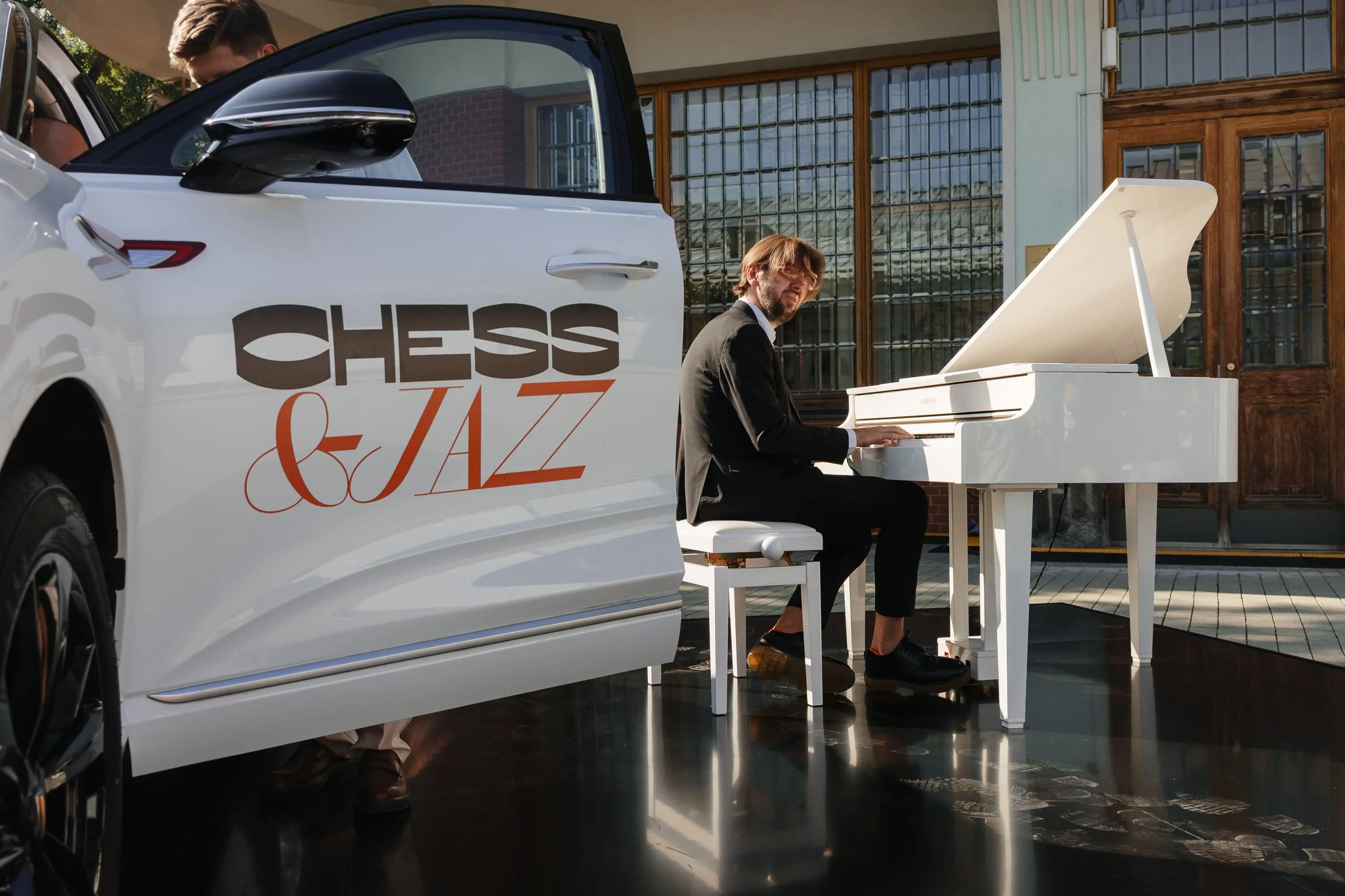 HONGQI принял участие в музыкальном событии лета - фестивале Chess & Jazz в Москве