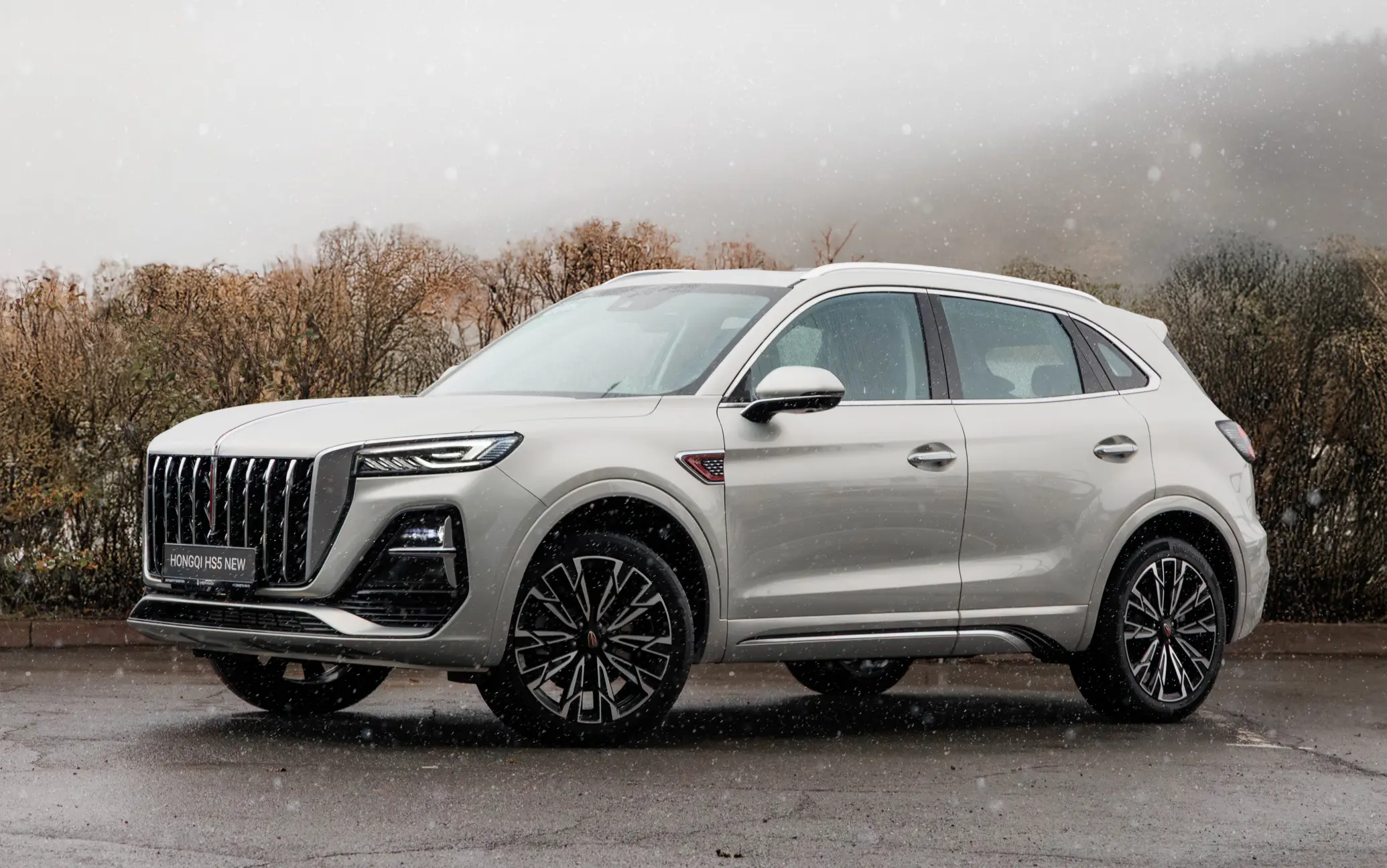 ПРОДАЖИ HONGQI ПРОДОЛЖАЮТ УВЕРЕННЫЙ РОСТ 