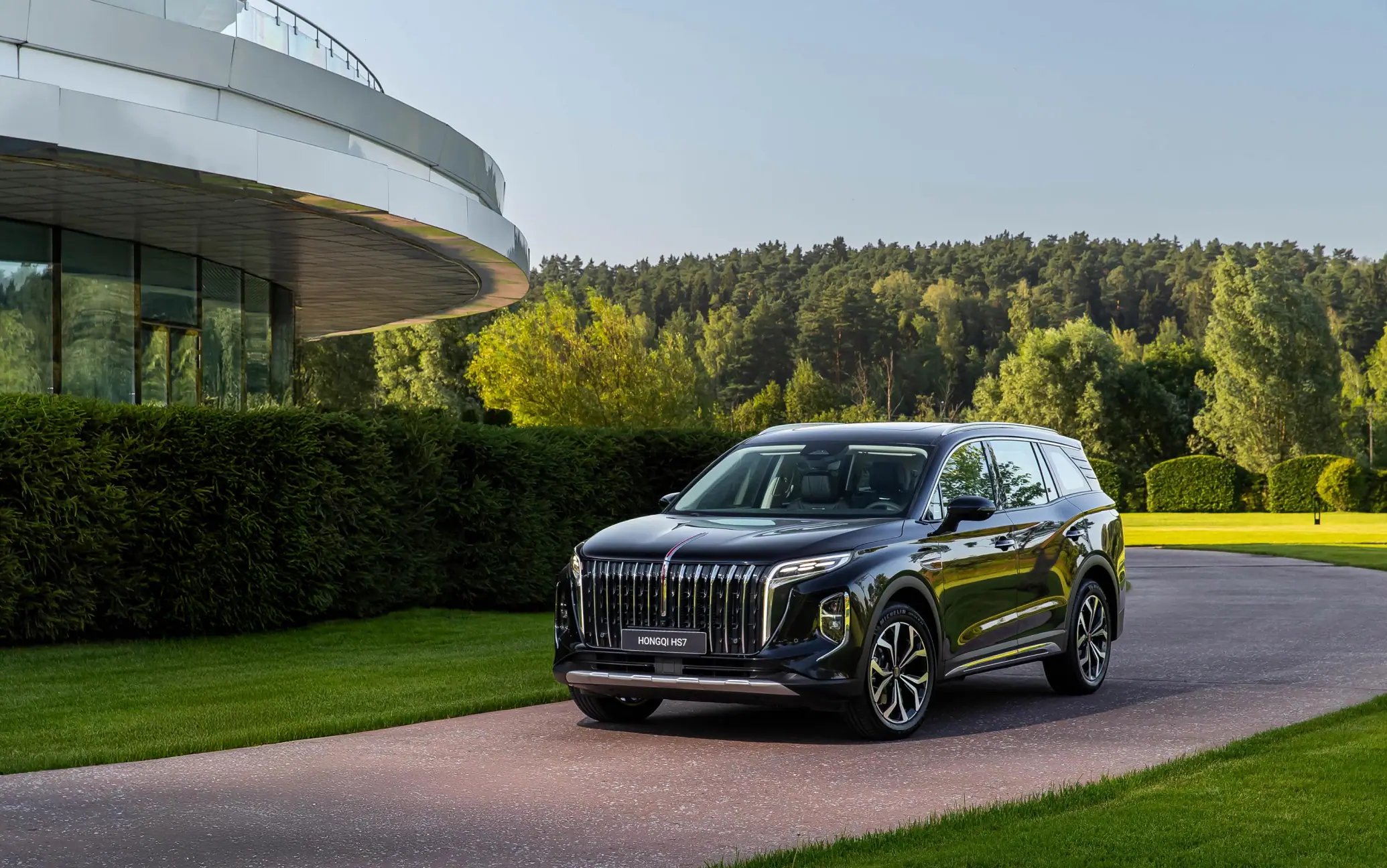 HONGQI HS7 - ПОБЕДИТЕЛЬ В НОМИНАЦИИ «ЗА БЛАГОРОДНУЮ ЭСТЕТИКУ» ПРЕМИИ ЖУРНАЛА MEN TODAY