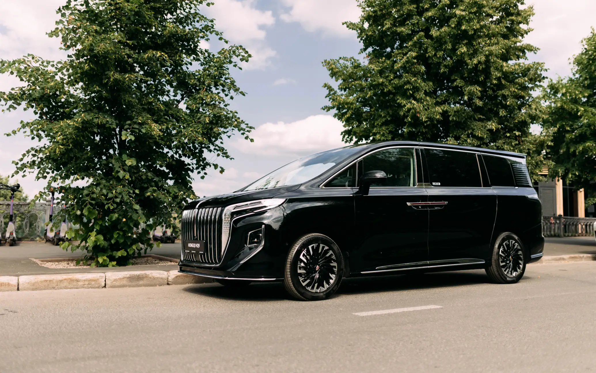 HONGQI HQ9 «НОВИНКА ГОДА»