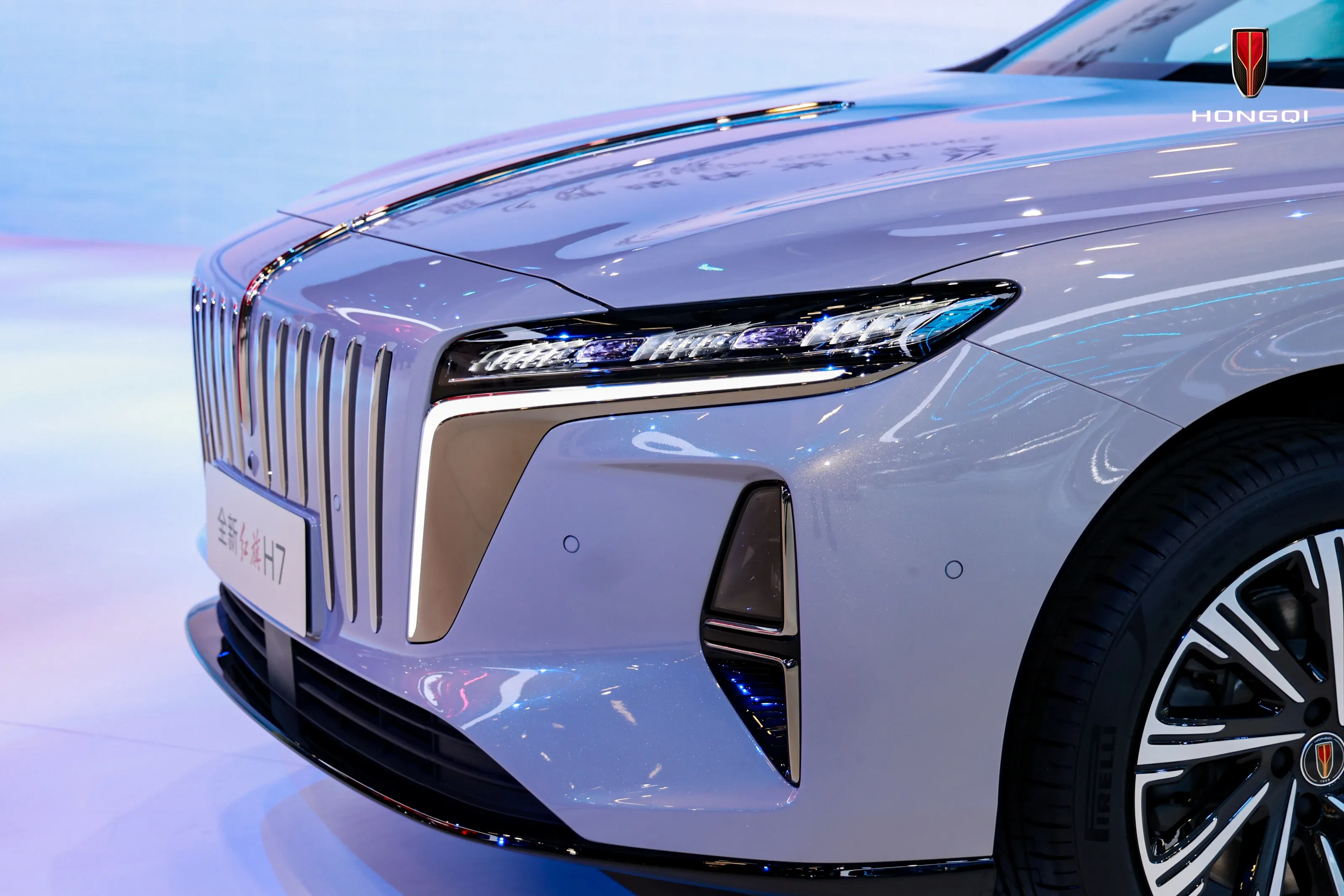 НОВЫЙ HONGQI H7 ДЕБЮТИРОВАЛ В КИТАЕ В ГИБРИДНОМ ИСПОЛНЕНИИ